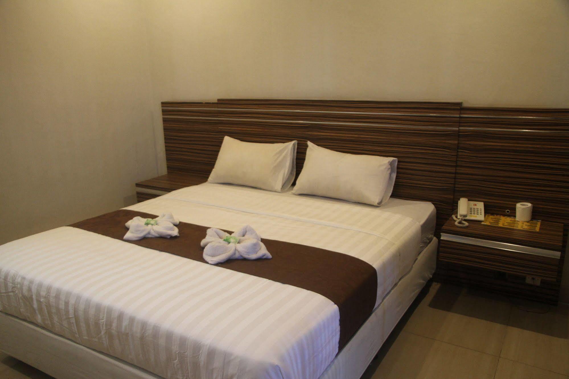 Palapa Hotel Mataram Buitenkant foto