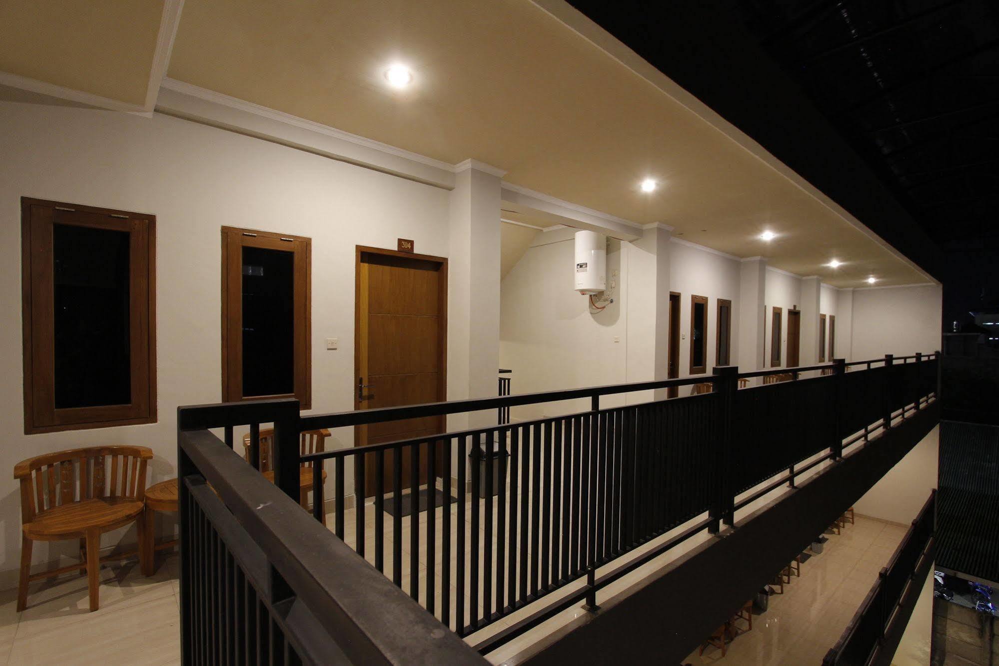 Palapa Hotel Mataram Buitenkant foto